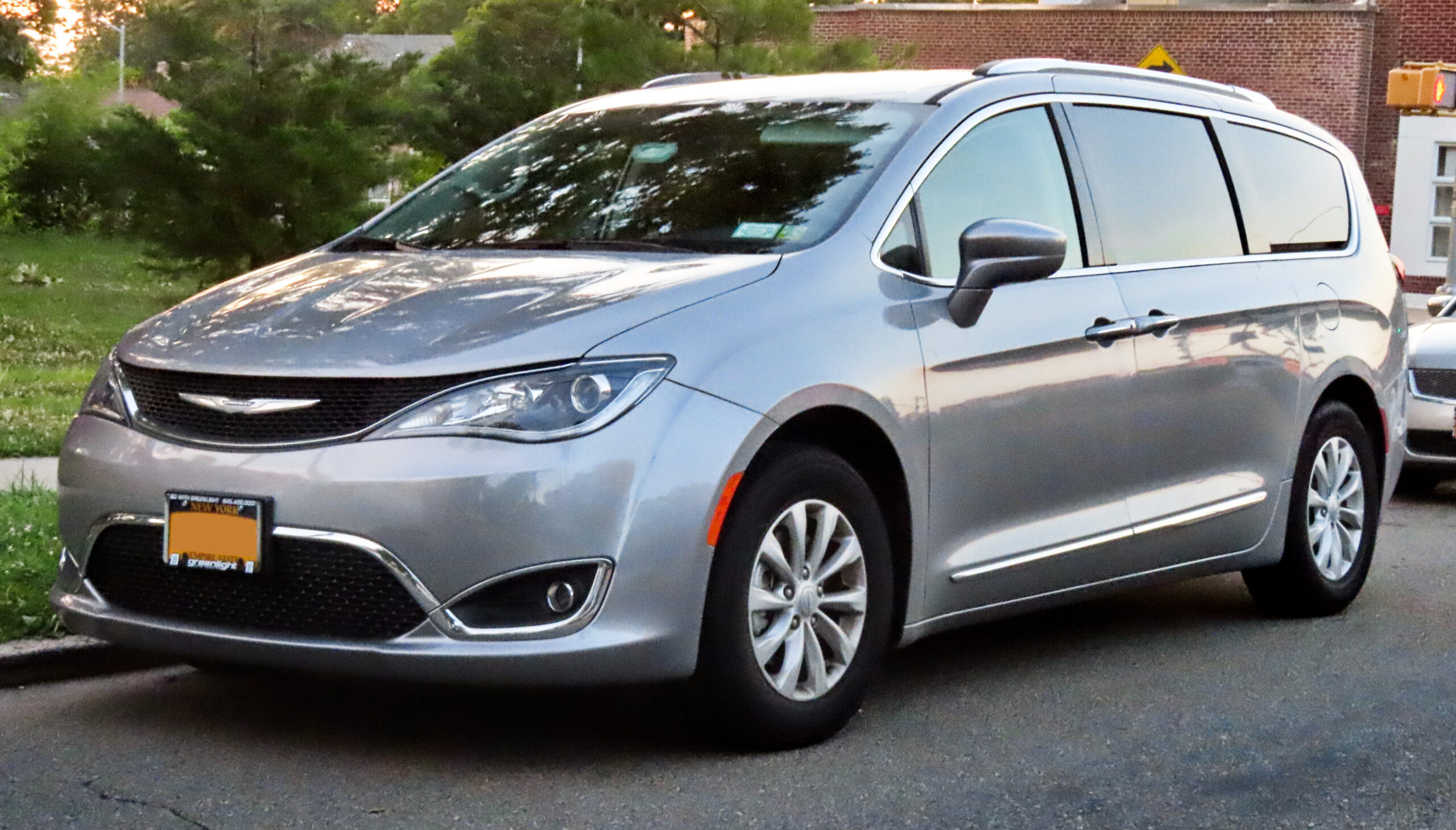 2019 Chrysler Pacifica minivan gig rental fleet vehicle