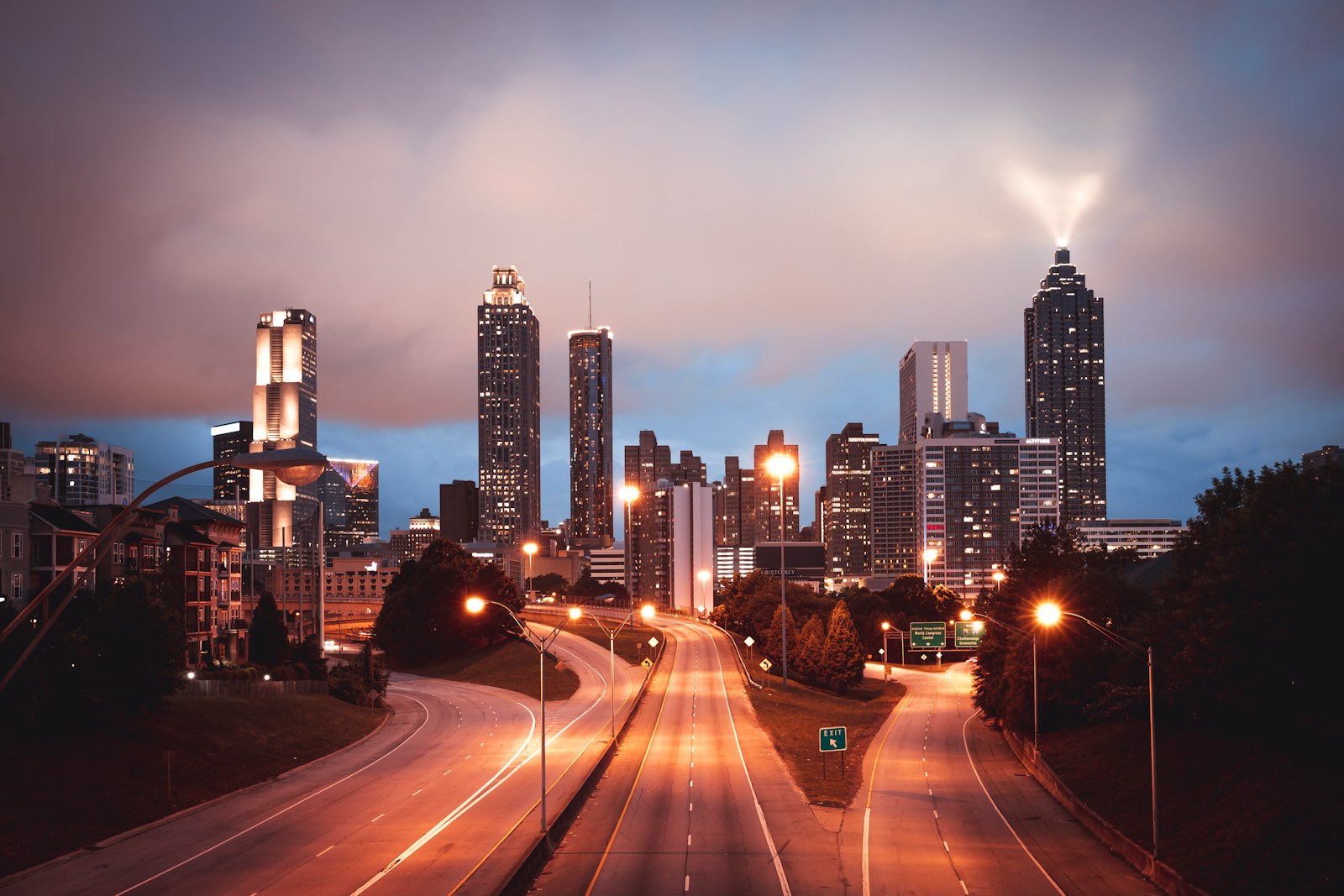 Atlanta buildings representing Fairburn and South Fulton gig rental service